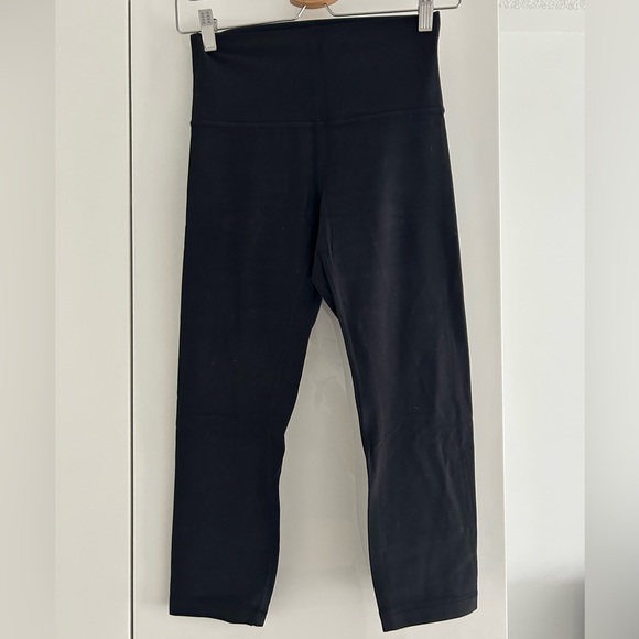 Black lululemon leggings size 6 - Picture 2 of 4